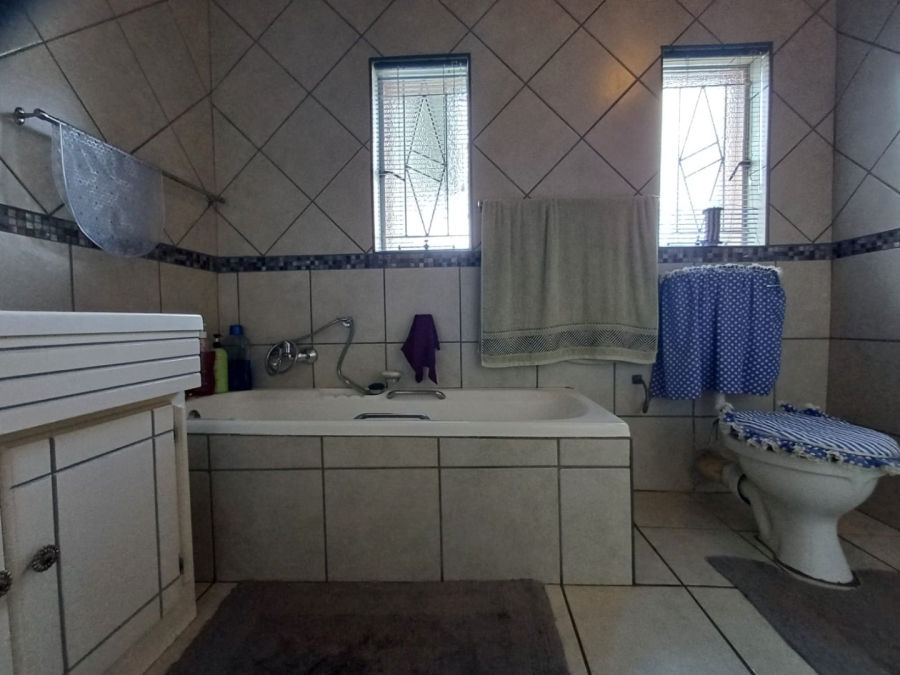 3 Bedroom Property for Sale in Songloed North West